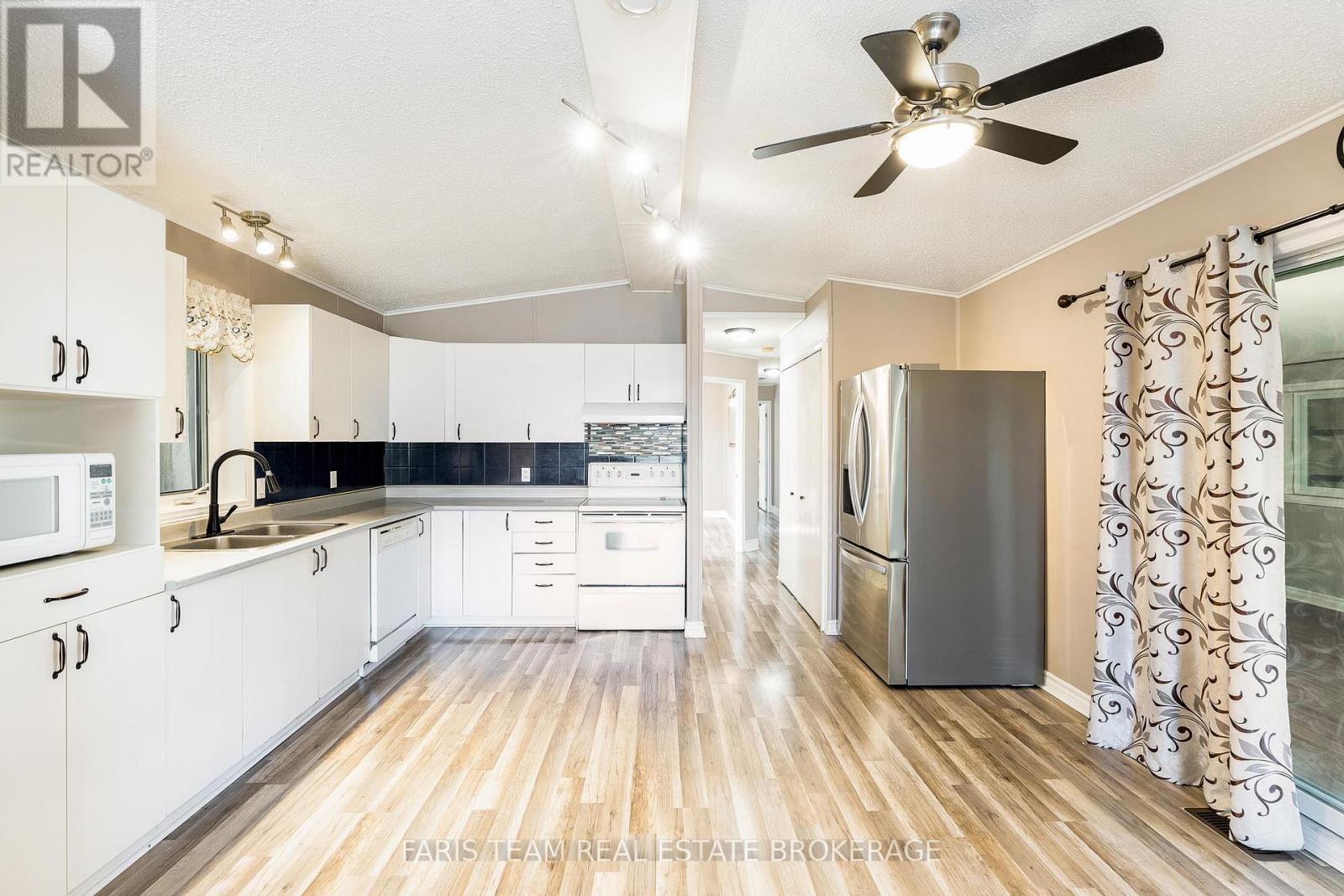 13 Sunrise Circle, Bradford West Gwillimbury, Ontario  L3Z 2A5 - Photo 7 - N12709236