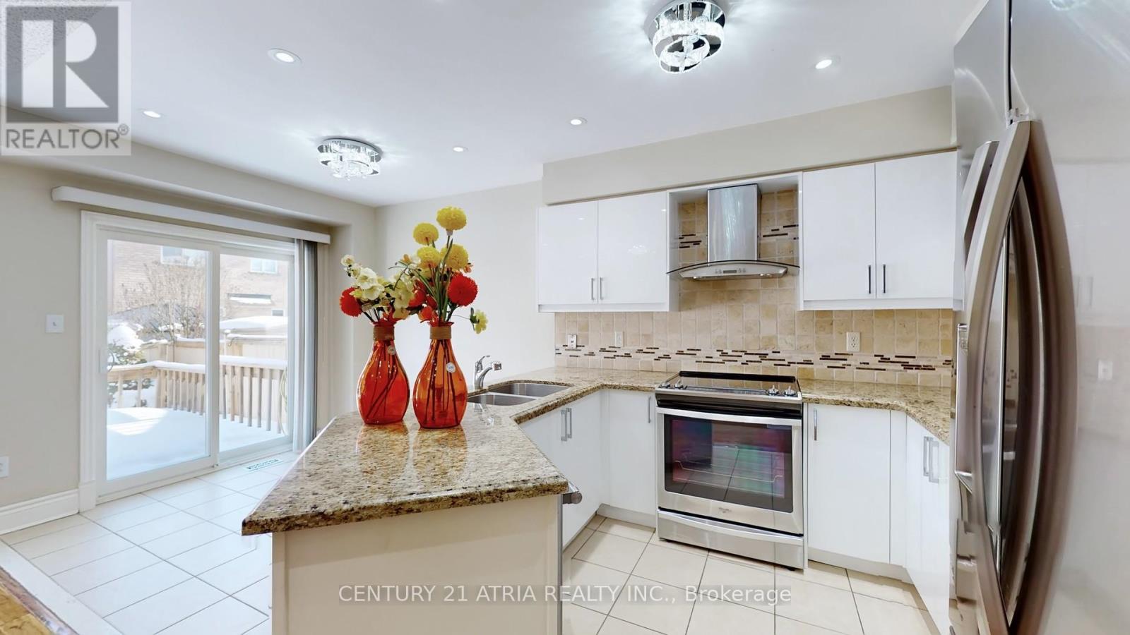 68 Walkview Street, Richmond Hill (Oak Ridges), Ontario  L4E 4H6 - Photo 14 - N12709322