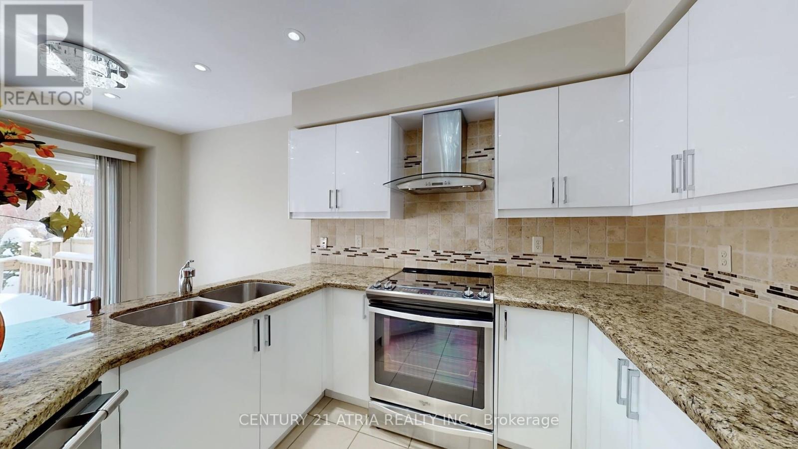 68 Walkview Street, Richmond Hill (Oak Ridges), Ontario  L4E 4H6 - Photo 15 - N12709322