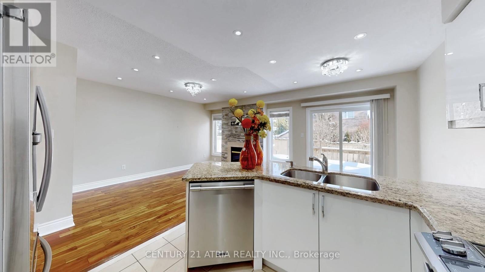 68 Walkview Street, Richmond Hill (Oak Ridges), Ontario  L4E 4H6 - Photo 16 - N12709322