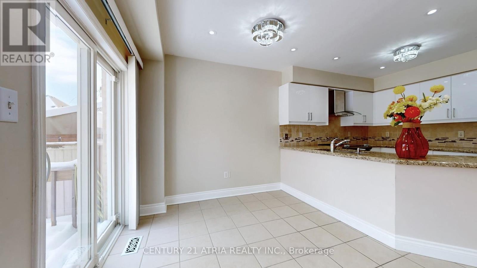68 Walkview Street, Richmond Hill (Oak Ridges), Ontario  L4E 4H6 - Photo 19 - N12709322