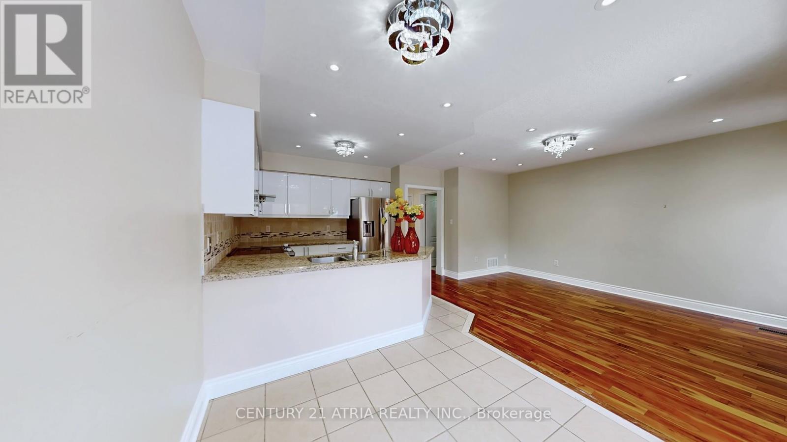 68 Walkview Street, Richmond Hill (Oak Ridges), Ontario  L4E 4H6 - Photo 20 - N12709322