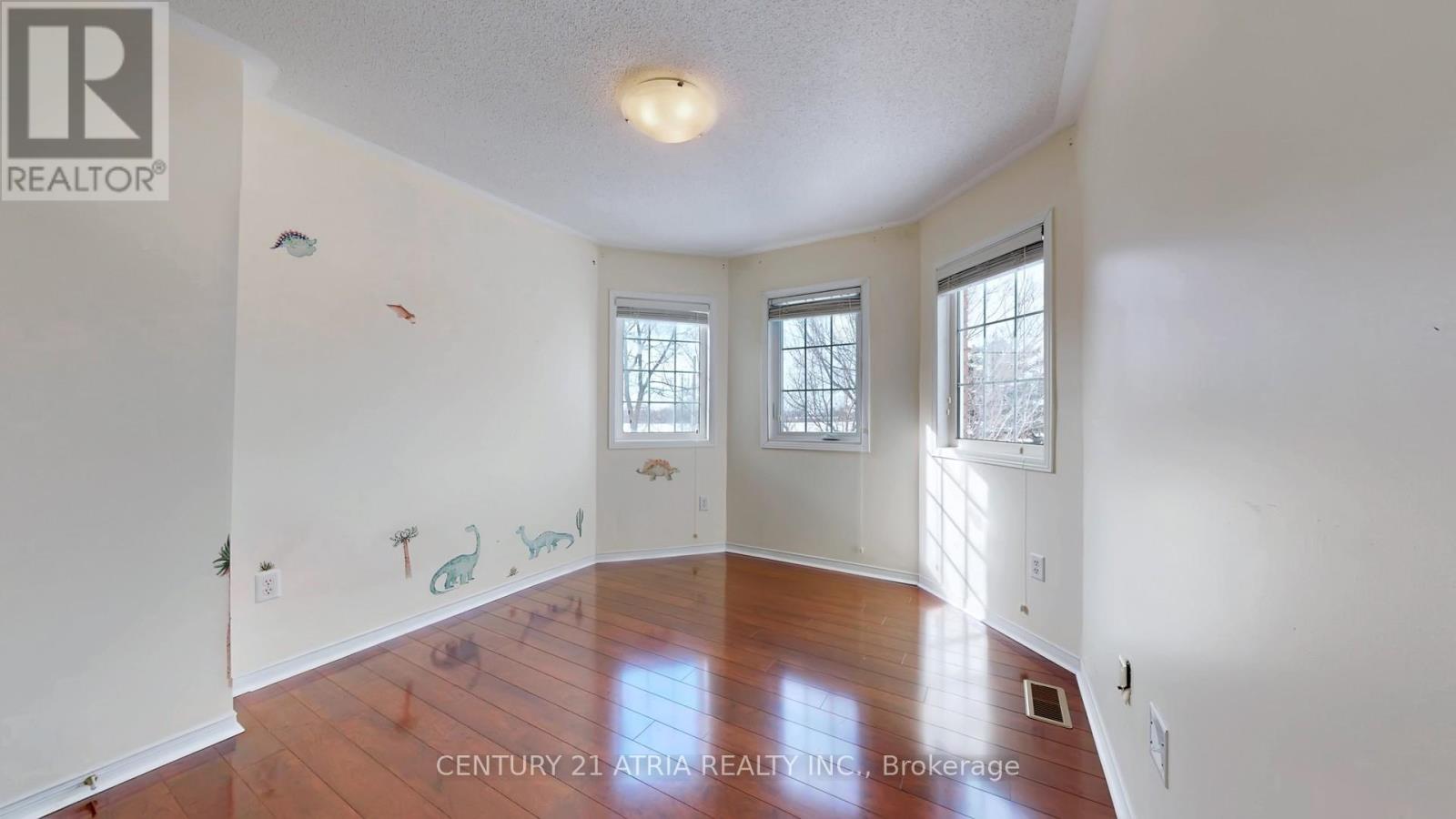 68 Walkview Street, Richmond Hill (Oak Ridges), Ontario  L4E 4H6 - Photo 34 - N12709322