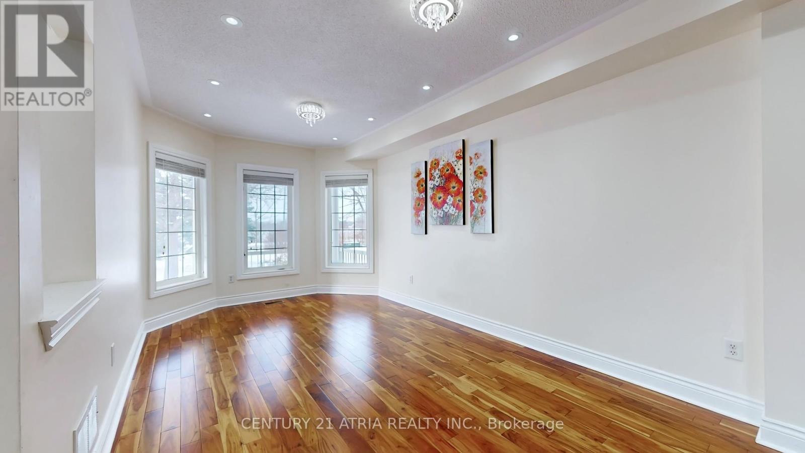 68 Walkview Street, Richmond Hill (Oak Ridges), Ontario  L4E 4H6 - Photo 7 - N12709322