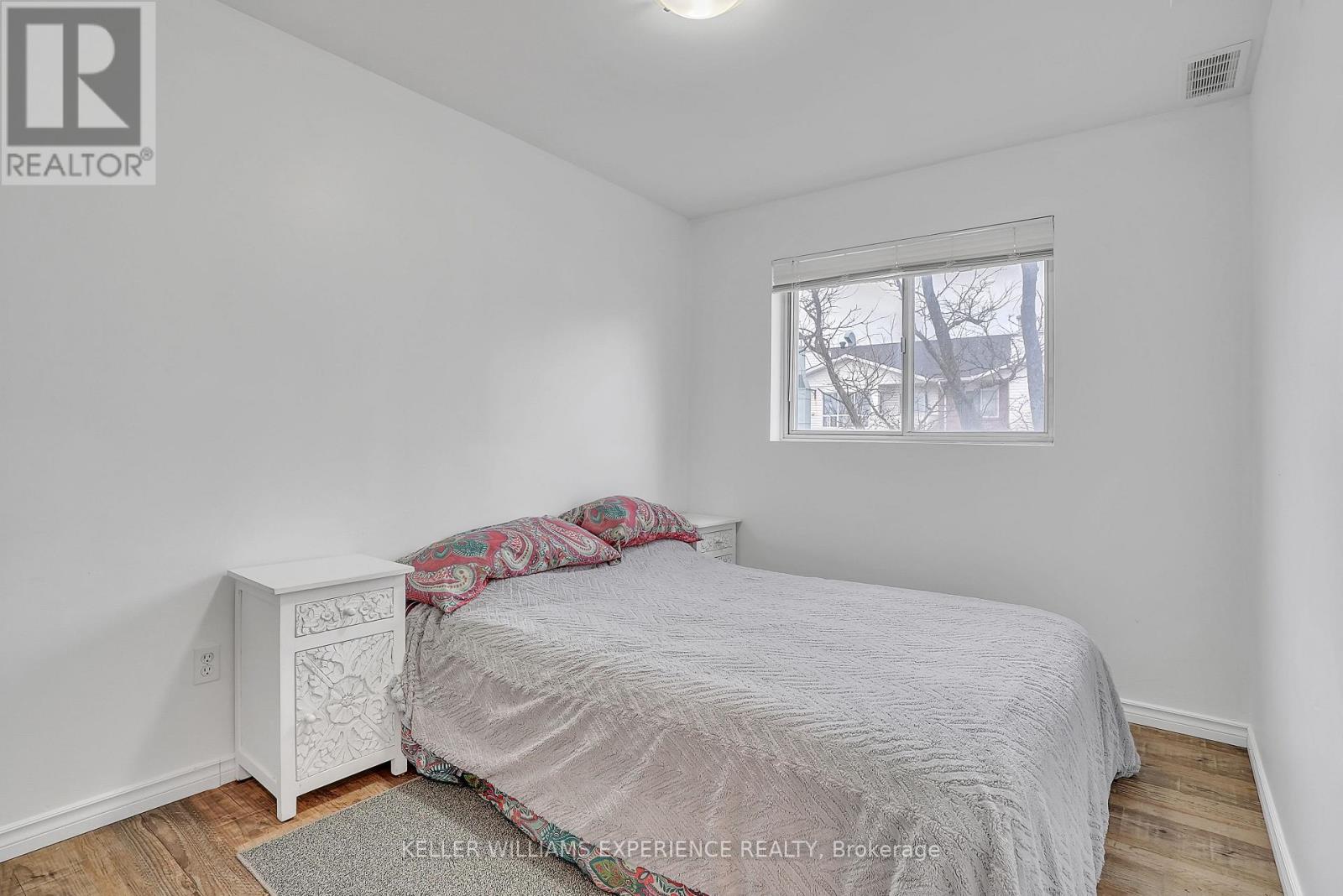 312 - 126 Bell Farm Road, Barrie (Alliance), Ontario  L4M 6J3 - Photo 12 - S12709270