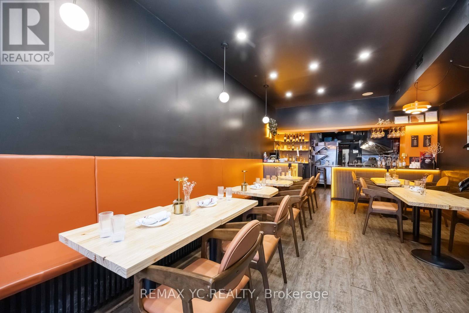 646 Queen Street W, Toronto, Ontario  M6J 1E4 - Photo 1 - C12682926