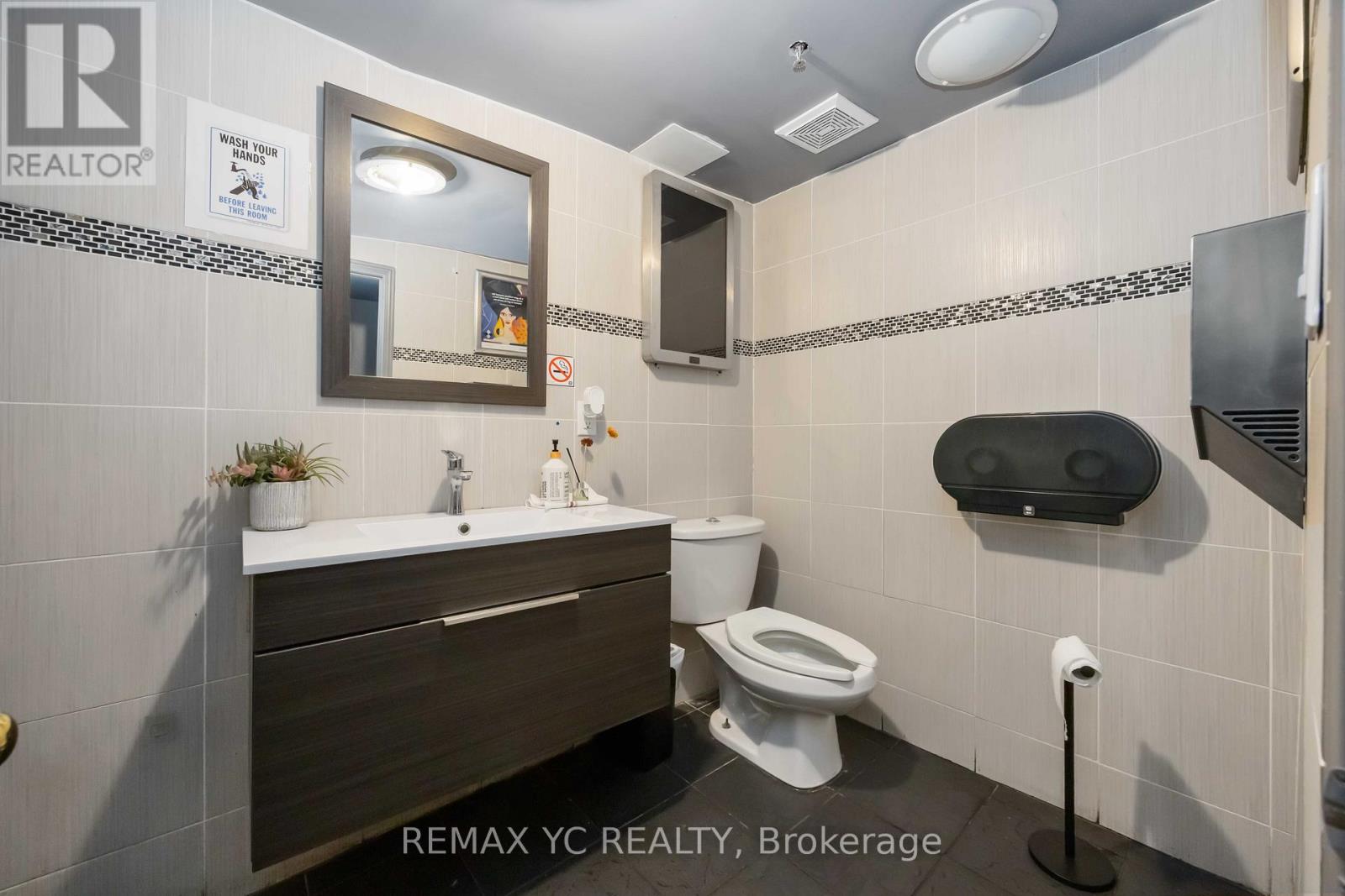 646 Queen Street W, Toronto, Ontario  M6J 1E4 - Photo 19 - C12682926