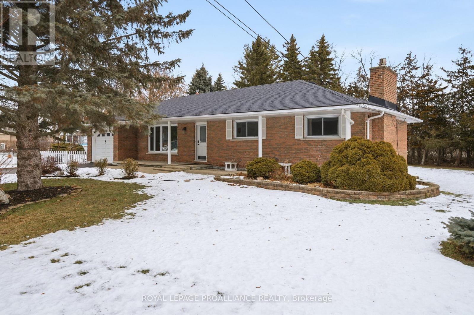 138 Burns Avenue, Quinte West, Ontario  K8R 1G3 - Photo 2 - X12699116