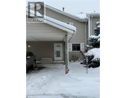 255 NORTHLAKE Drive Unit# 27, Waterloo, Ontario