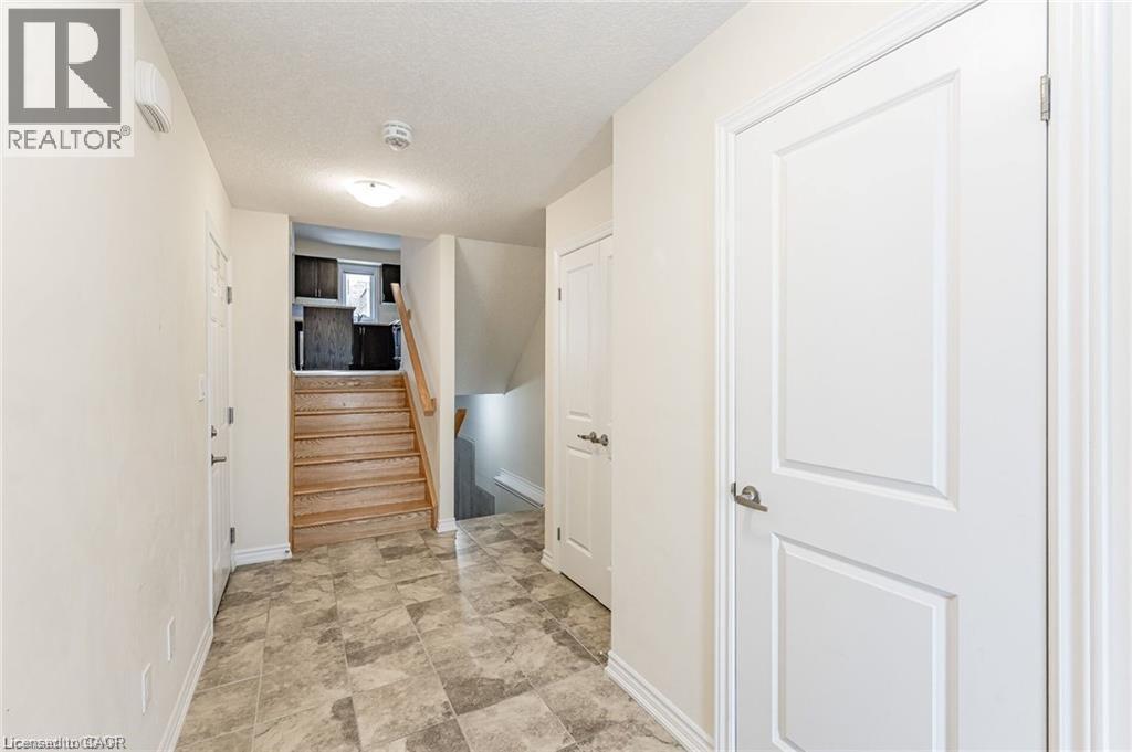 166 Summit Ridge Drive, Guelph, Ontario  N1E 0L7 - Photo 3 - 40799500