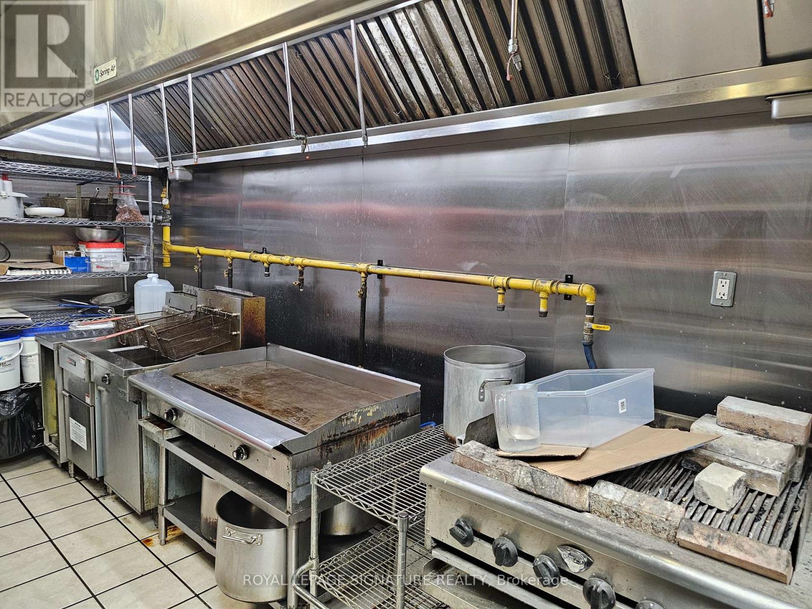 Unit2 - 5835 Dixie Road, Mississauga (Northeast), Ontario  L4W 4V7 - Photo 10 - W12709102