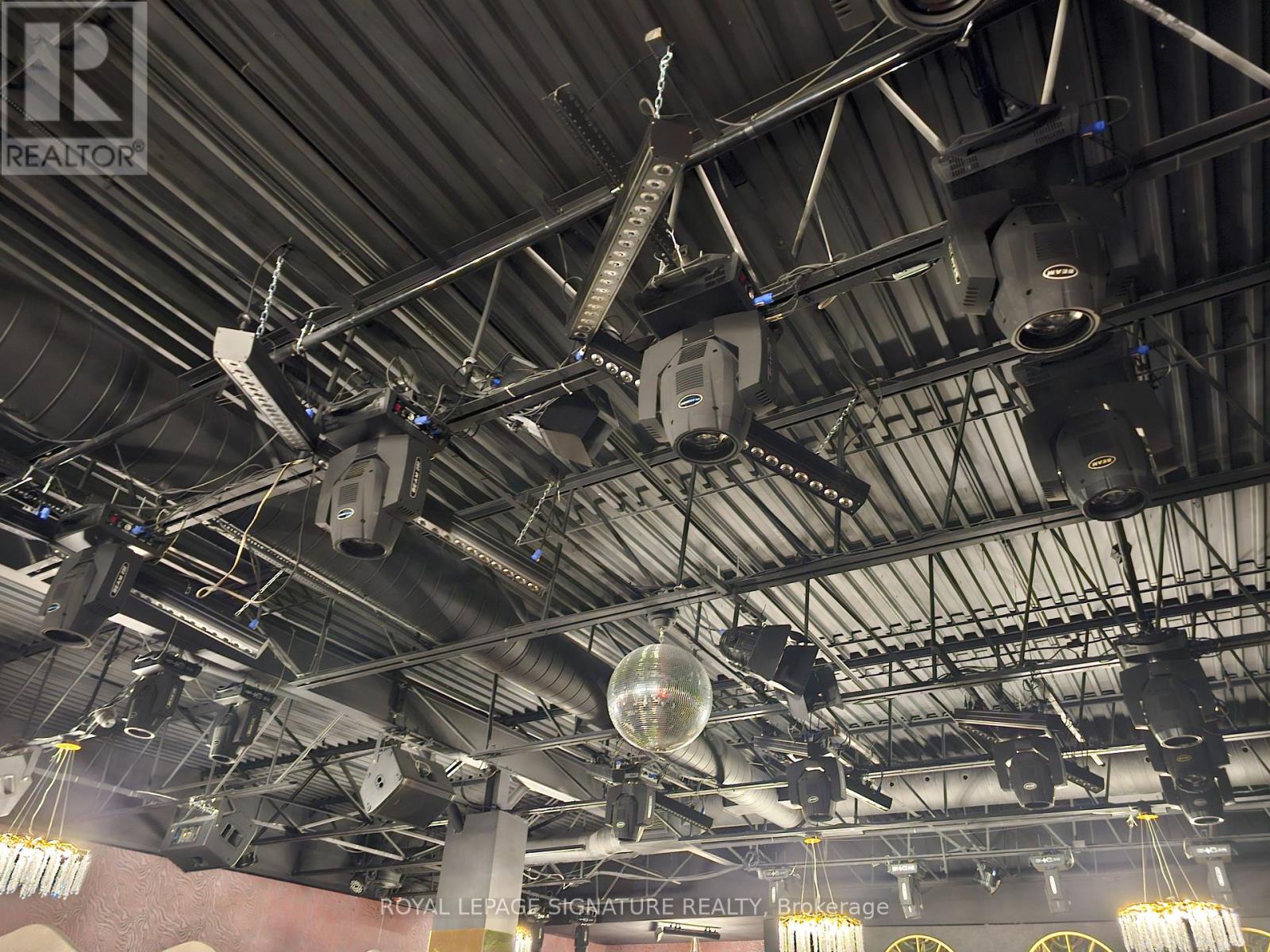 Unit2 - 5835 Dixie Road, Mississauga (Northeast), Ontario  L4W 4V7 - Photo 6 - W12709102