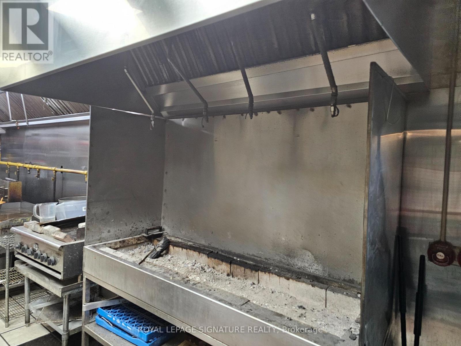 Unit2 - 5835 Dixie Road, Mississauga (Northeast), Ontario  L4W 4V7 - Photo 9 - W12709102