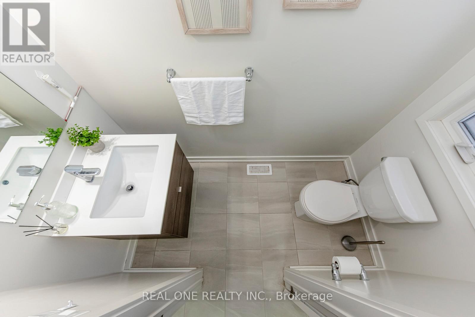 225 Fowley Drive, Oakville (Go Glenorchy), Ontario  L6H 0P4 - Photo 18 - W12709120