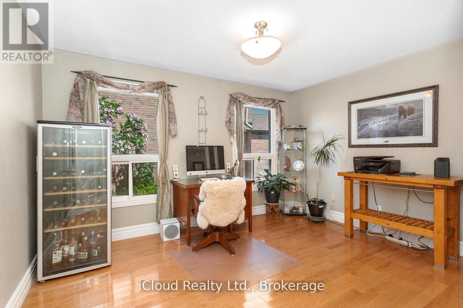 12 Neville Crescent, Brampton (Westgate), Ontario  L6S 5L1 - Photo 12 - W12709144