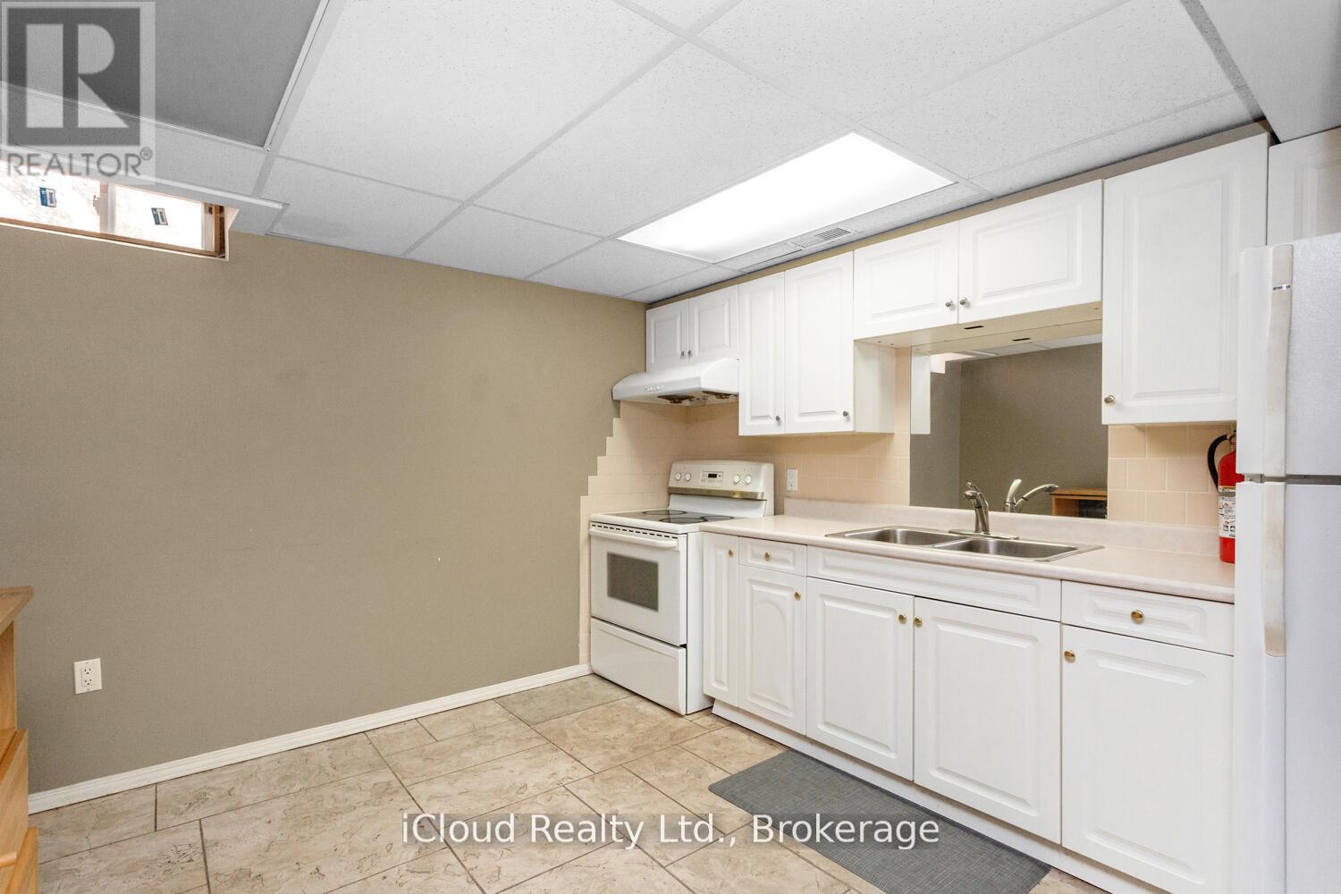 12 Neville Crescent, Brampton (Westgate), Ontario  L6S 5L1 - Photo 44 - W12709144