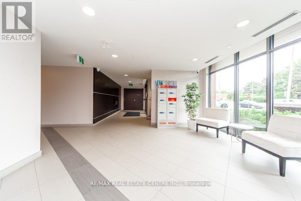 401 - 1284 Guelph Line, Burlington (Mountainside), Ontario  L7P 2S9 - Photo 5 - W12709182