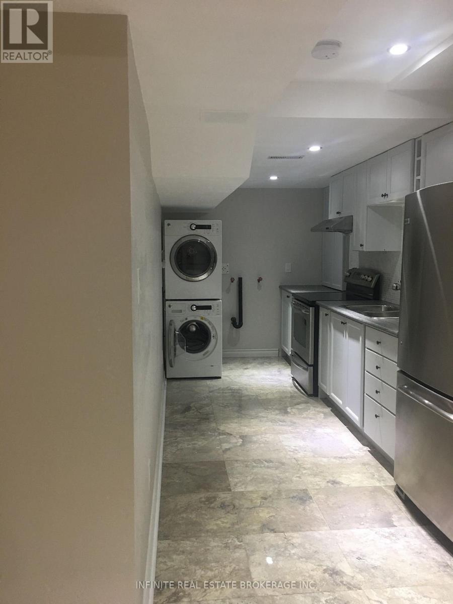 25 Bearwood Street, Brampton, Ontario  L7A 1Y8 - Photo 2 - W12709196