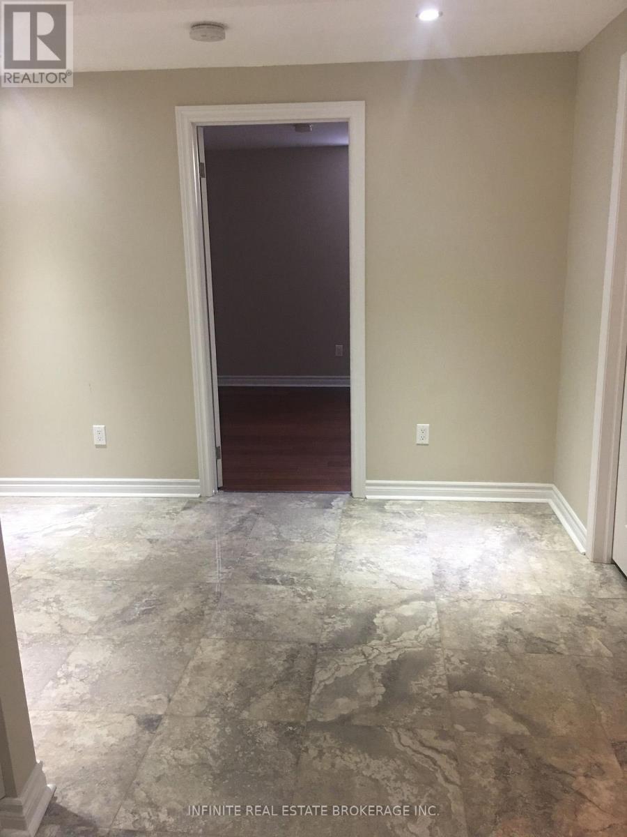 25 Bearwood Street, Brampton, Ontario  L7A 1Y8 - Photo 7 - W12709196