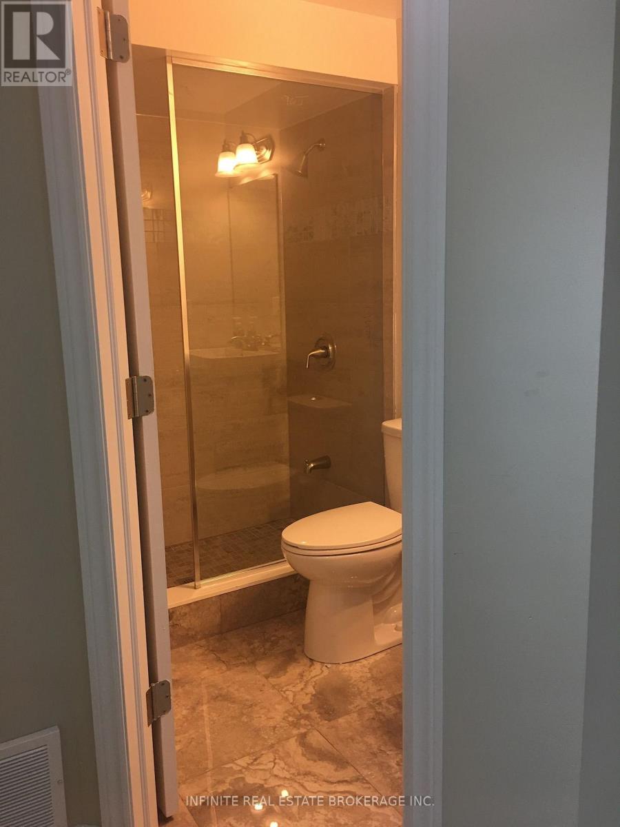 25 Bearwood Street, Brampton, Ontario  L7A 1Y8 - Photo 9 - W12709196