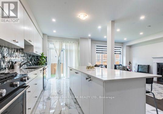 51 Dolobram Terrace, Brampton (Northwest Brampton), Ontario  L7A 4Y3 - Photo 11 - W12709214