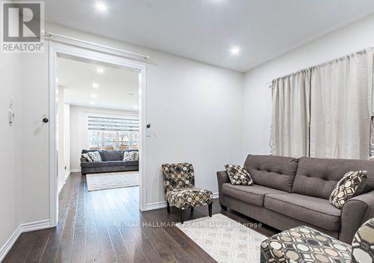 51 Dolobram Terrace, Brampton (Northwest Brampton), Ontario  L7A 4Y3 - Photo 5 - W12709214