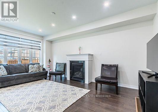 51 Dolobram Terrace, Brampton (Northwest Brampton), Ontario  L7A 4Y3 - Photo 7 - W12709214