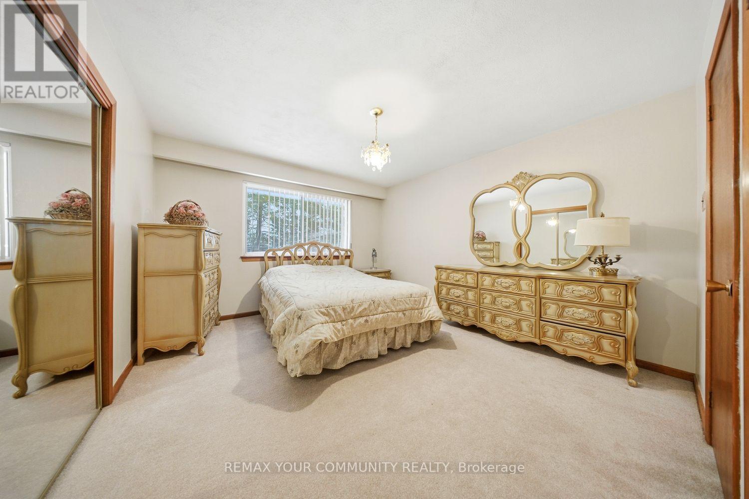 11 Grovetree Road, Toronto (Thistletown-Beaumonde Heights), Ontario  M9V 2Y1 - Photo 23 - W12709234