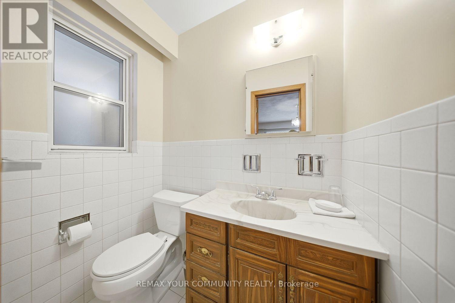 11 Grovetree Road, Toronto (Thistletown-Beaumonde Heights), Ontario  M9V 2Y1 - Photo 25 - W12709234