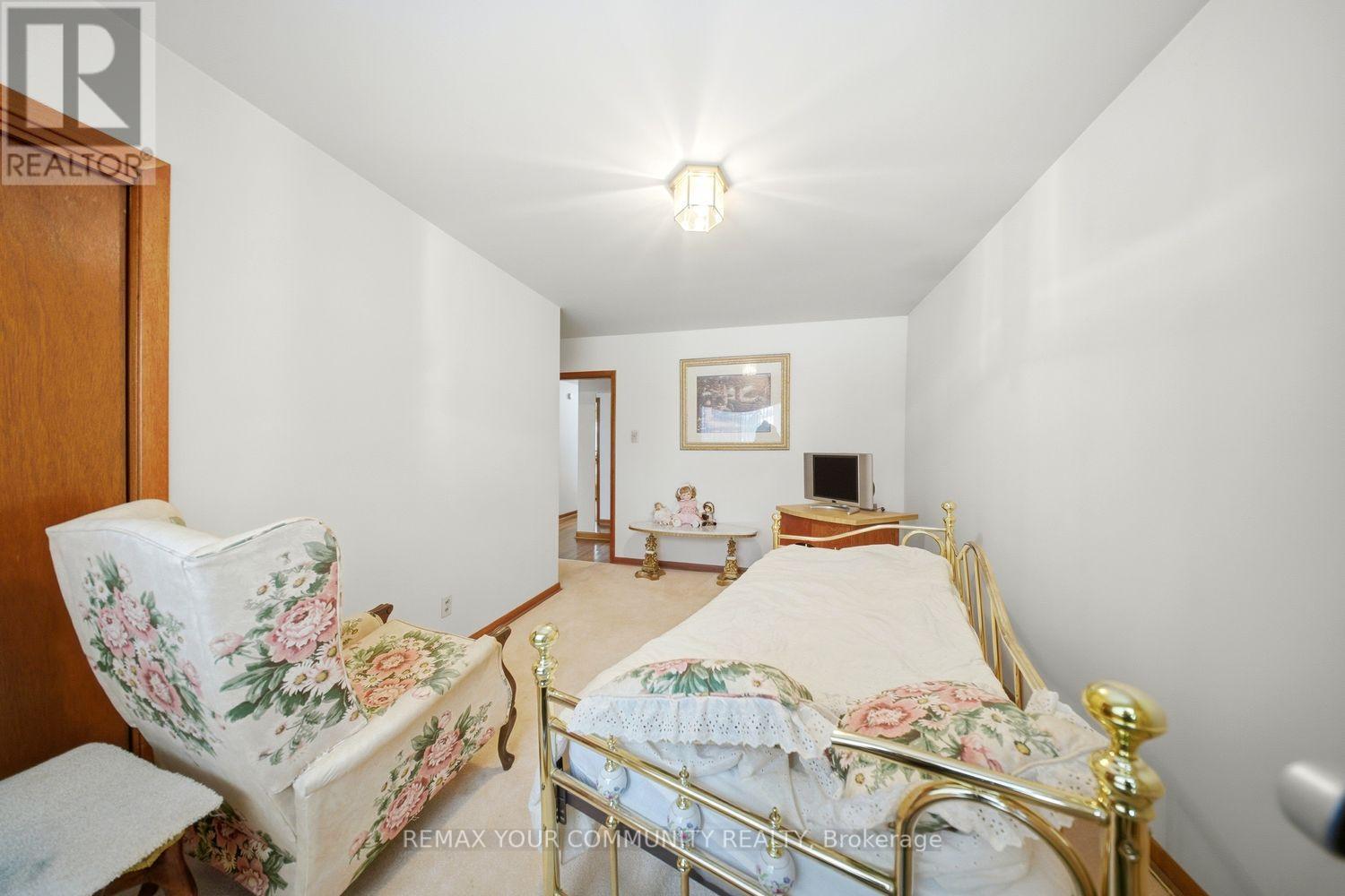 11 Grovetree Road, Toronto (Thistletown-Beaumonde Heights), Ontario  M9V 2Y1 - Photo 27 - W12709234