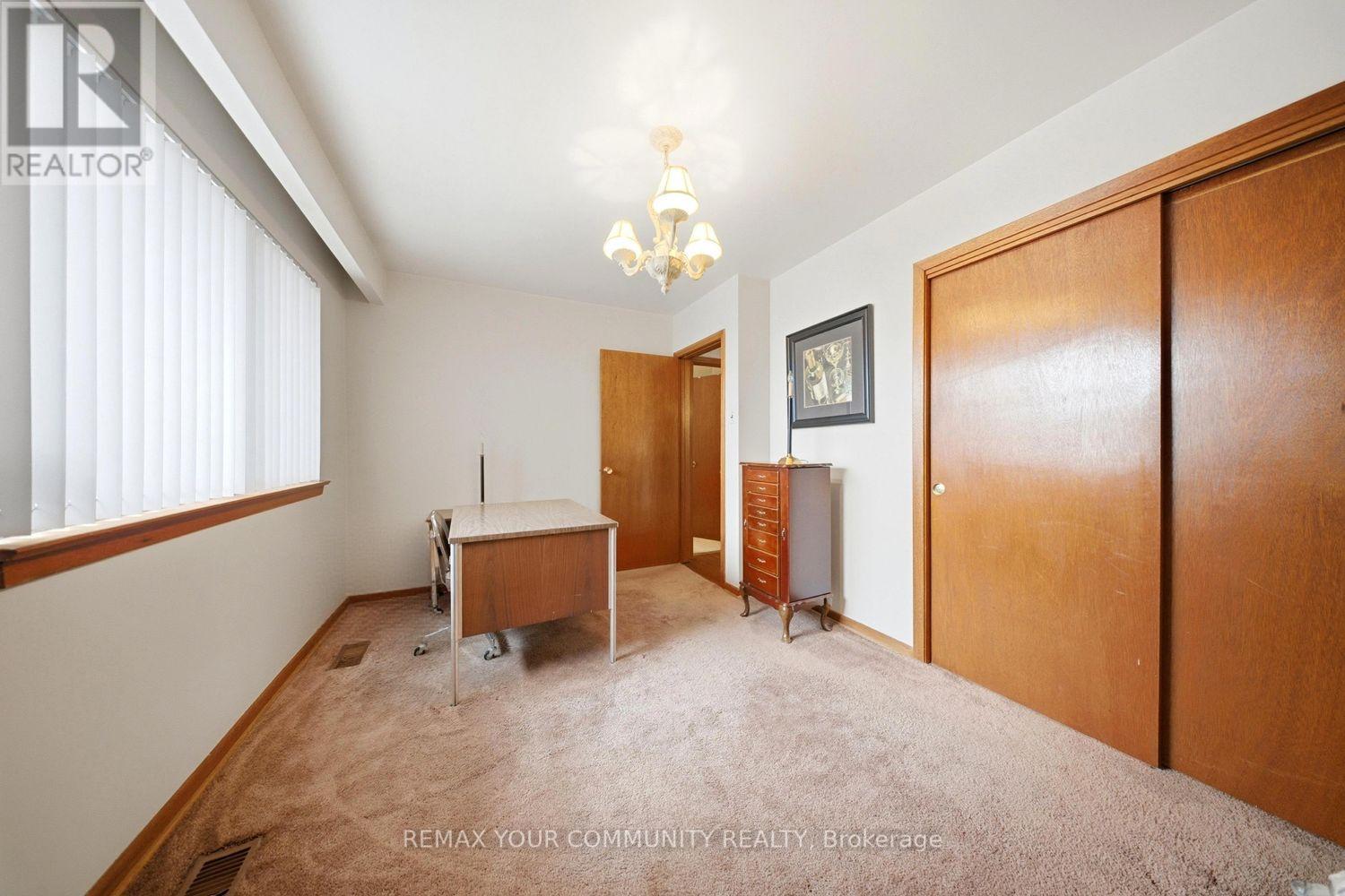 11 Grovetree Road, Toronto (Thistletown-Beaumonde Heights), Ontario  M9V 2Y1 - Photo 29 - W12709234