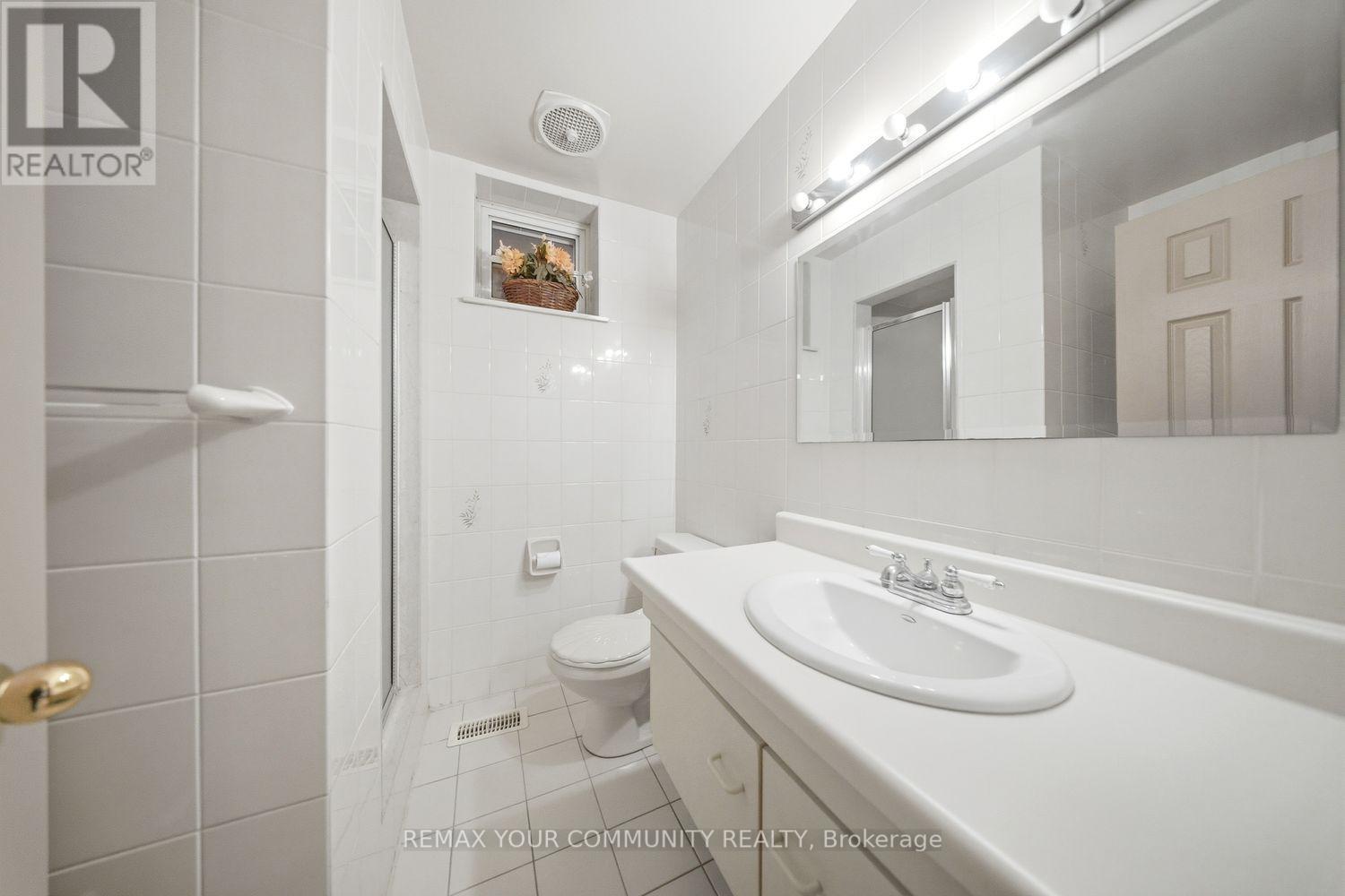 11 Grovetree Road, Toronto (Thistletown-Beaumonde Heights), Ontario  M9V 2Y1 - Photo 43 - W12709234