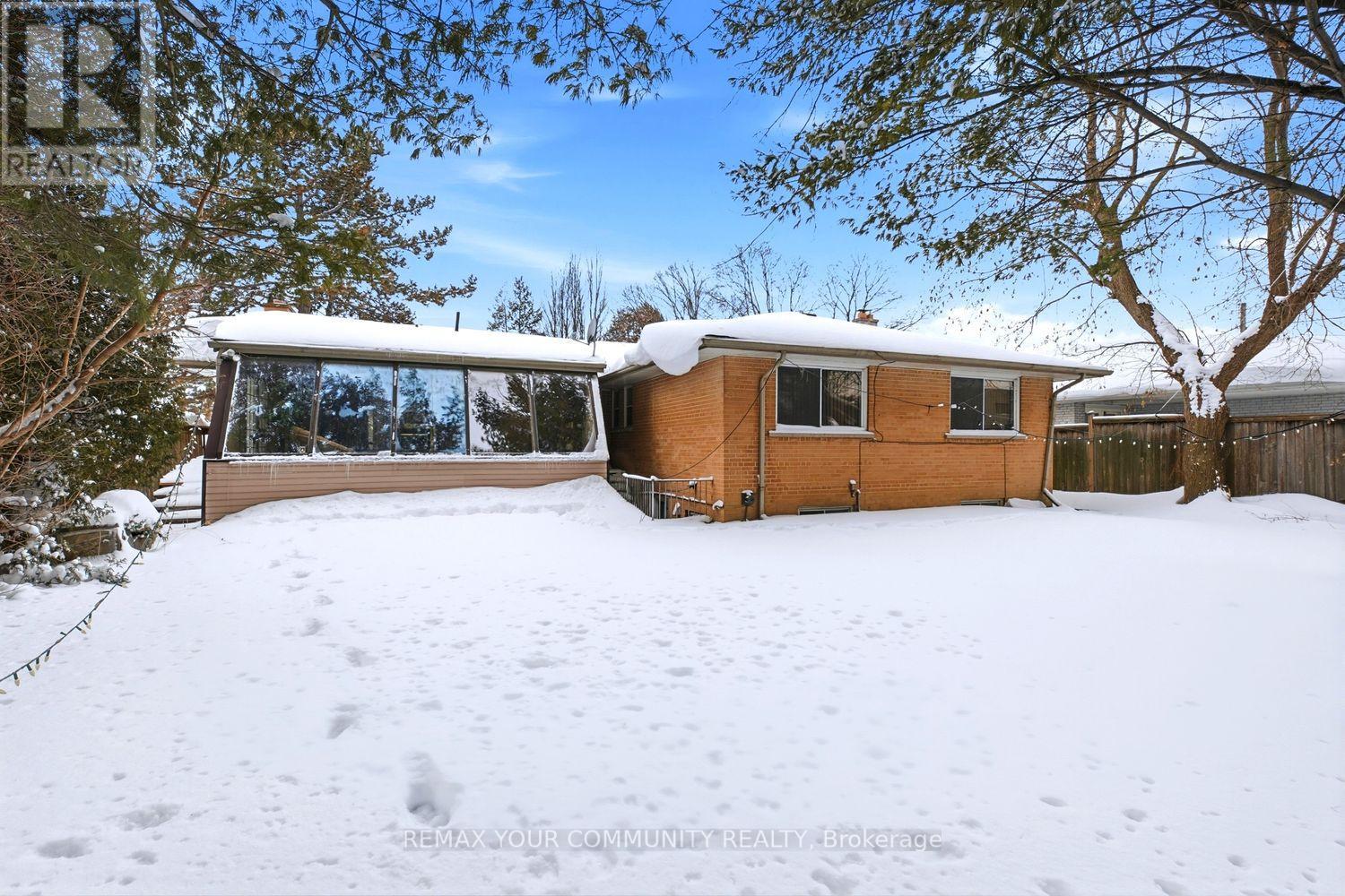 11 Grovetree Road, Toronto (Thistletown-Beaumonde Heights), Ontario  M9V 2Y1 - Photo 46 - W12709234