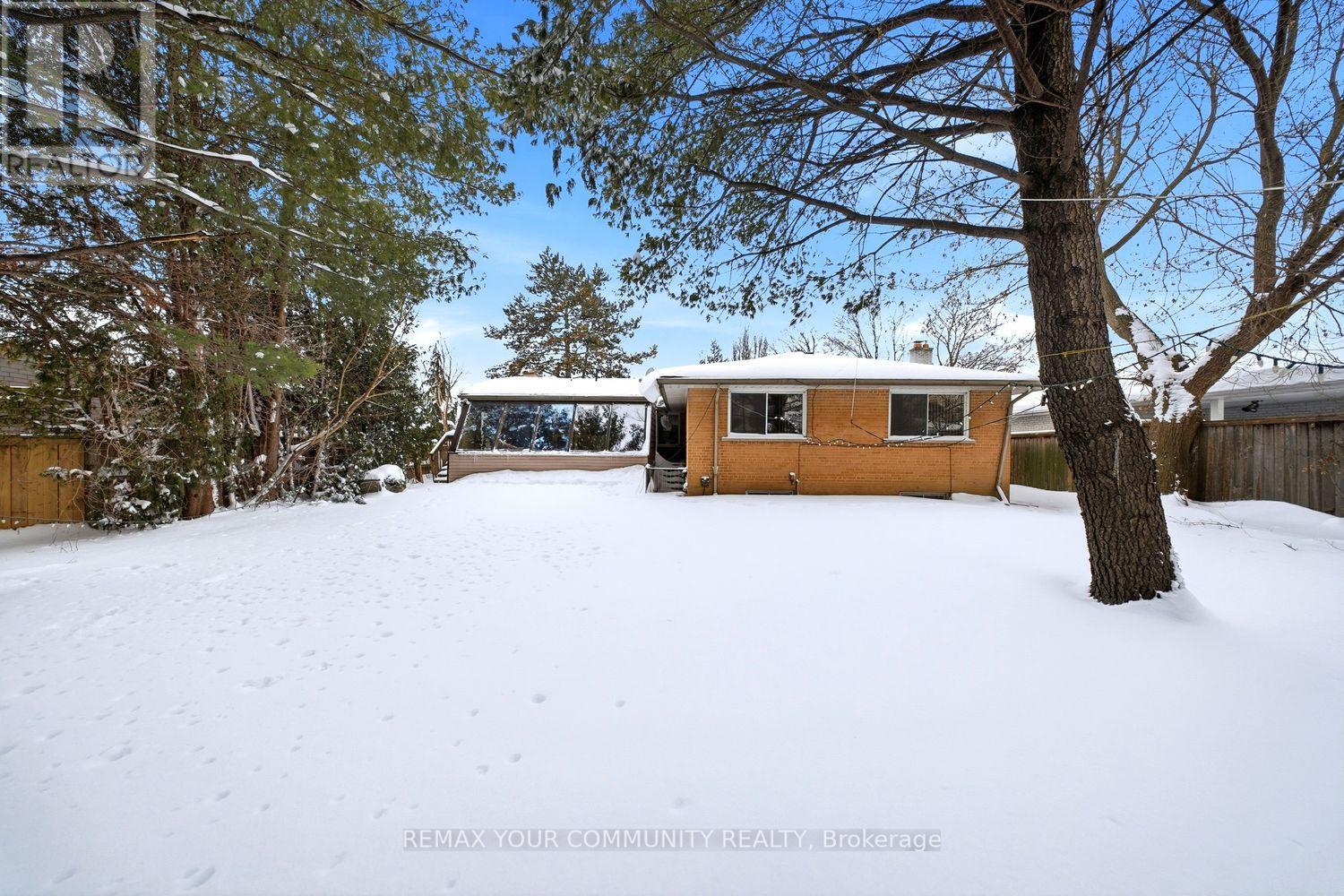 11 Grovetree Road, Toronto (Thistletown-Beaumonde Heights), Ontario  M9V 2Y1 - Photo 47 - W12709234