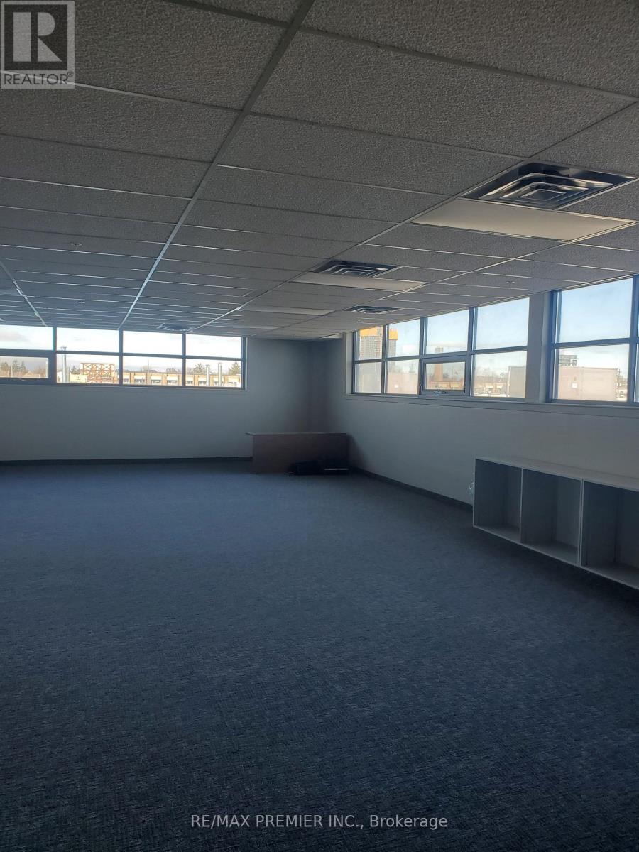 3 - 54 Samor Road, Toronto (Yorkdale-Glen Park), Ontario  M6A 1J6 - Photo 11 - W12709260