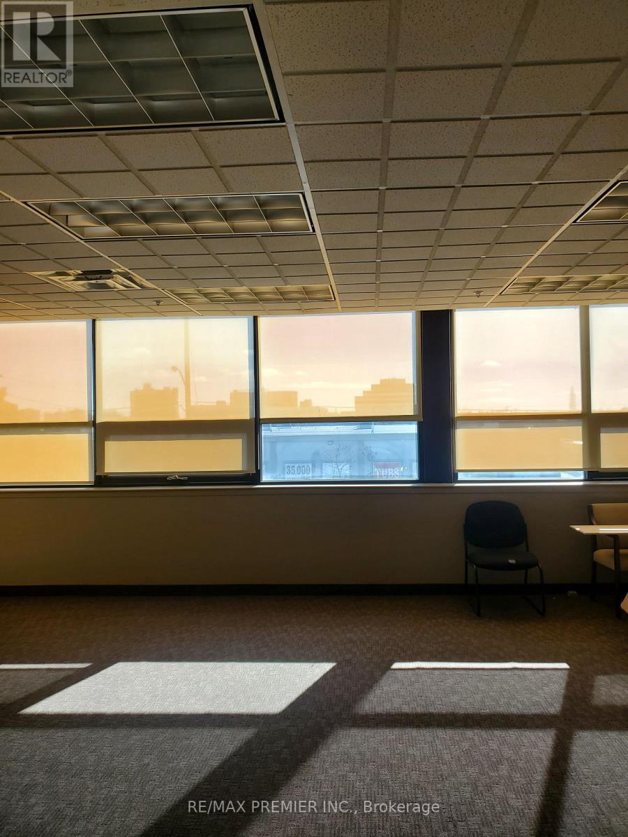 3 - 54 Samor Road, Toronto (Yorkdale-Glen Park), Ontario  M6A 1J6 - Photo 7 - W12709260