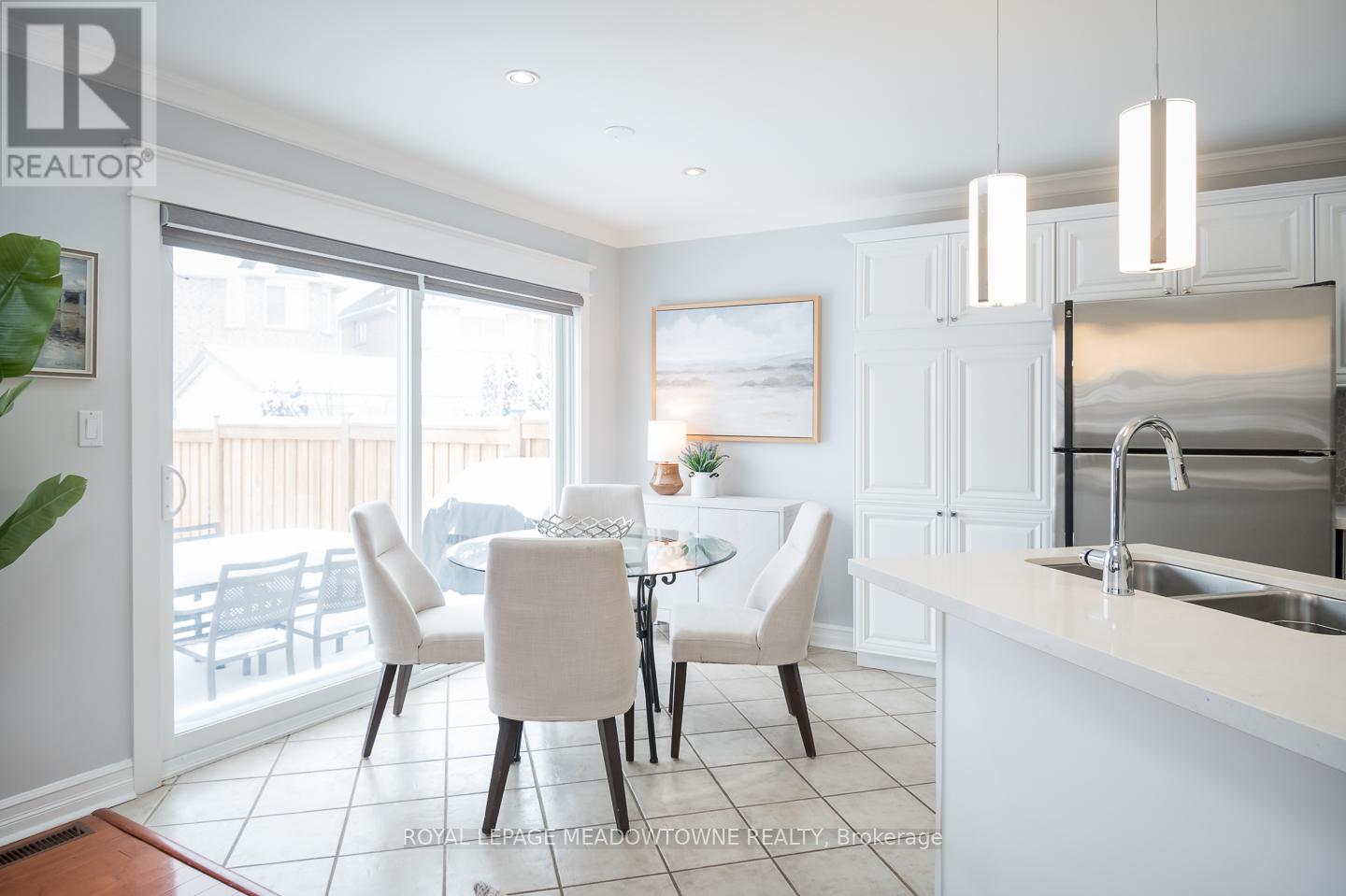 1592 French Garden, Milton (Be Beaty), Ontario  L9T 5M4 - Photo 10 - W12709284