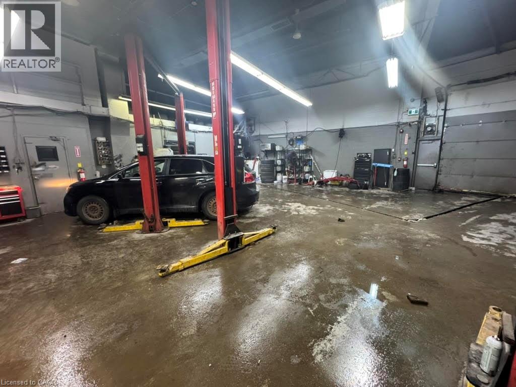 1659 Victoria Street N, Kitchener, Ontario  N2B 3E6 - Photo 2 - 40799050