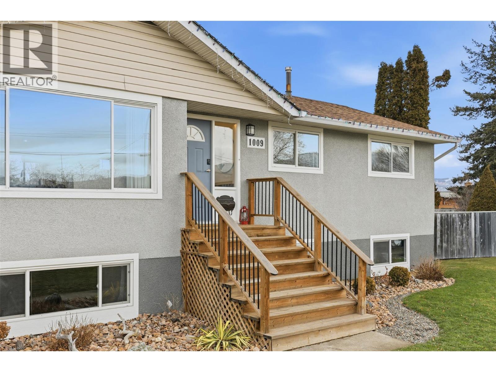 1009 Calmar Place, Kamloops, British Columbia  V2B 4T2 - Photo 2 - 10372643
