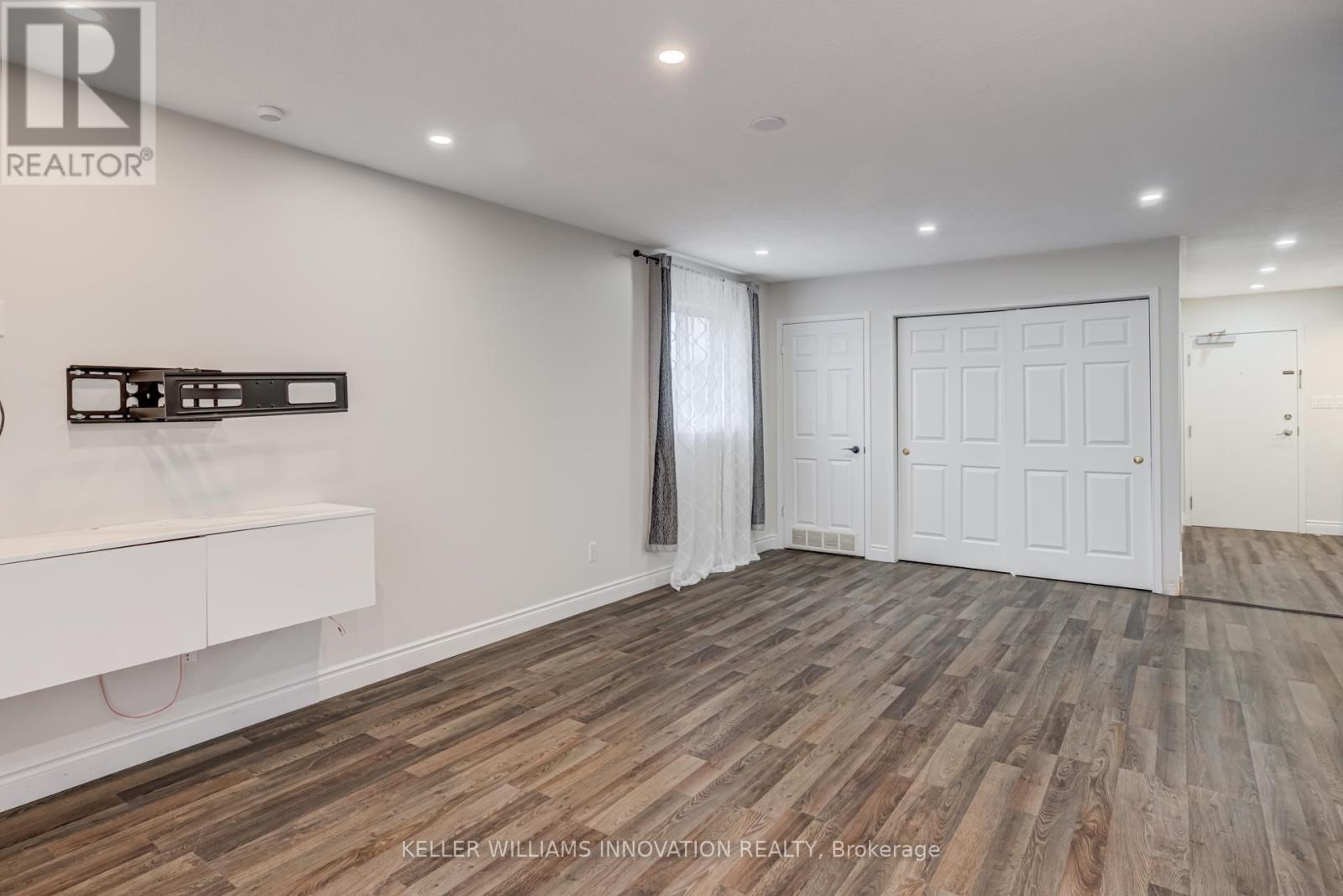 401 - 1522 King Street E, Kitchener, Ontario  N2G 2P1 - Photo 8 - X12709156