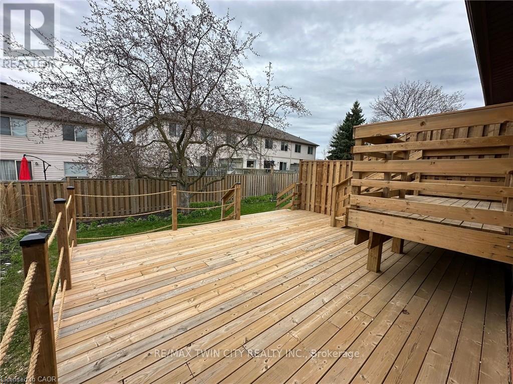 8 Roseneath Crescent, Kitchener, Ontario  N2E 1V9 - Photo 16 - X12709186