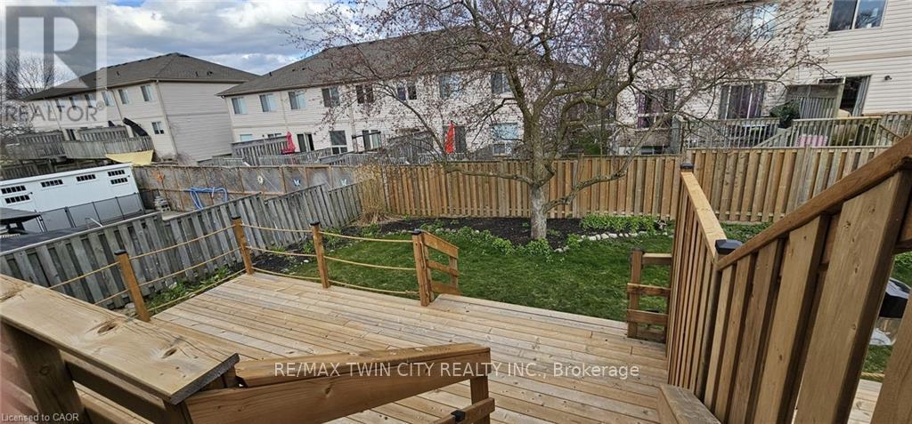 8 Roseneath Crescent, Kitchener, Ontario  N2E 1V9 - Photo 18 - X12709186