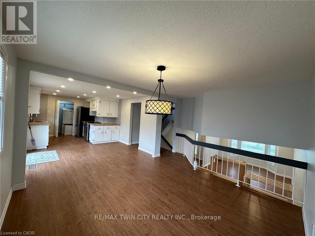 8 Roseneath Crescent, Kitchener, Ontario  N2E 1V9 - Photo 6 - X12709186