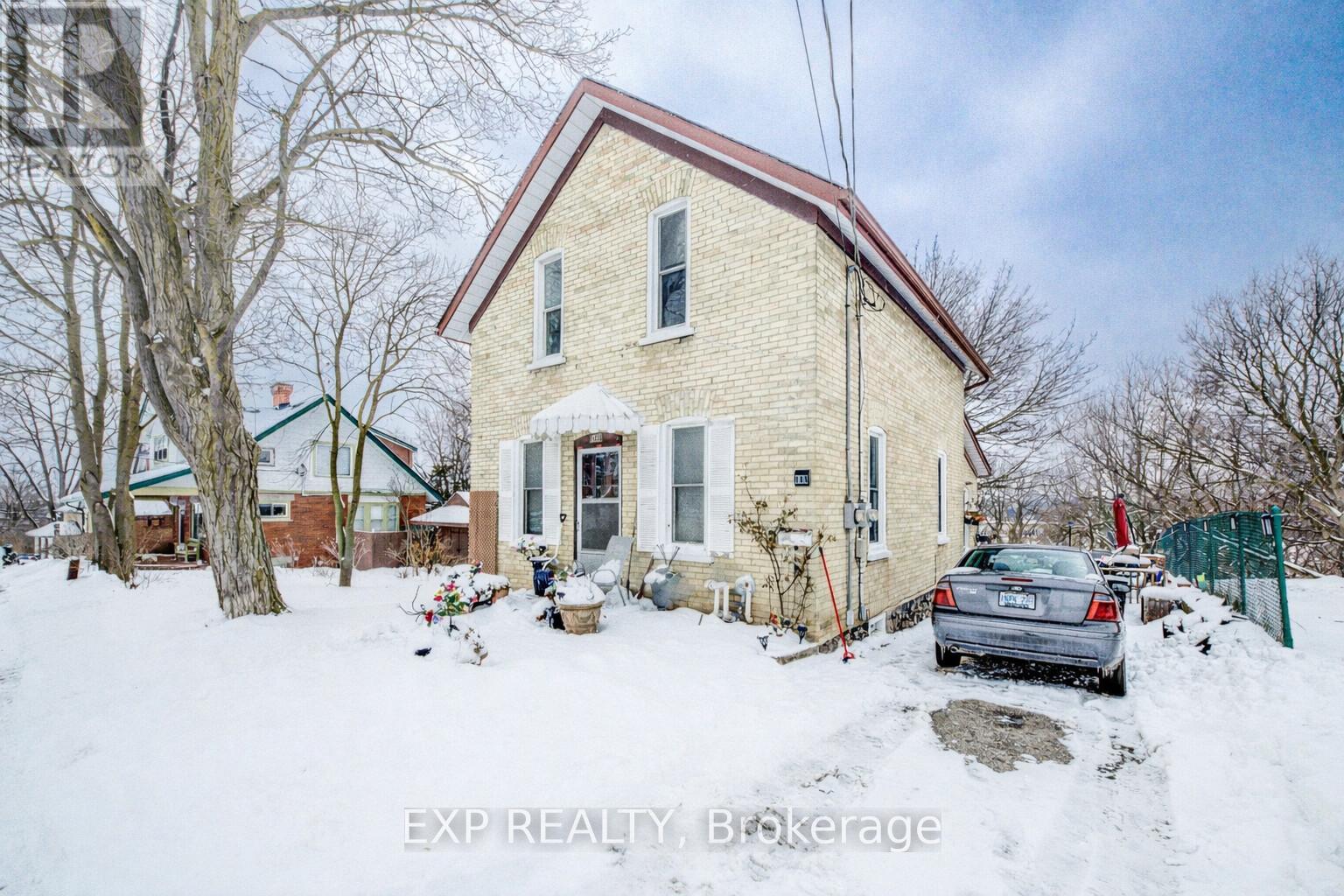 105 St George Street, Kitchener, Ontario  N2G 2T2 - Photo 2 - X12709204