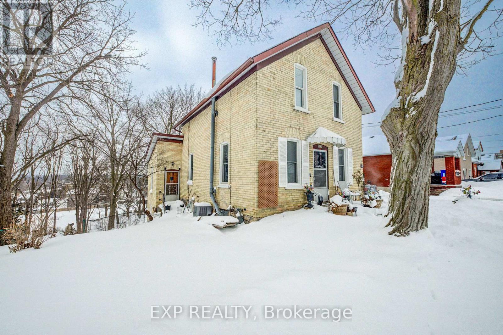105 St George Street, Kitchener, Ontario  N2G 2T2 - Photo 3 - X12709204