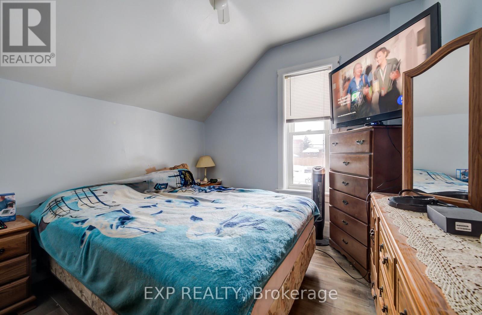 105 St George Street, Kitchener, Ontario  N2G 2T2 - Photo 9 - X12709204