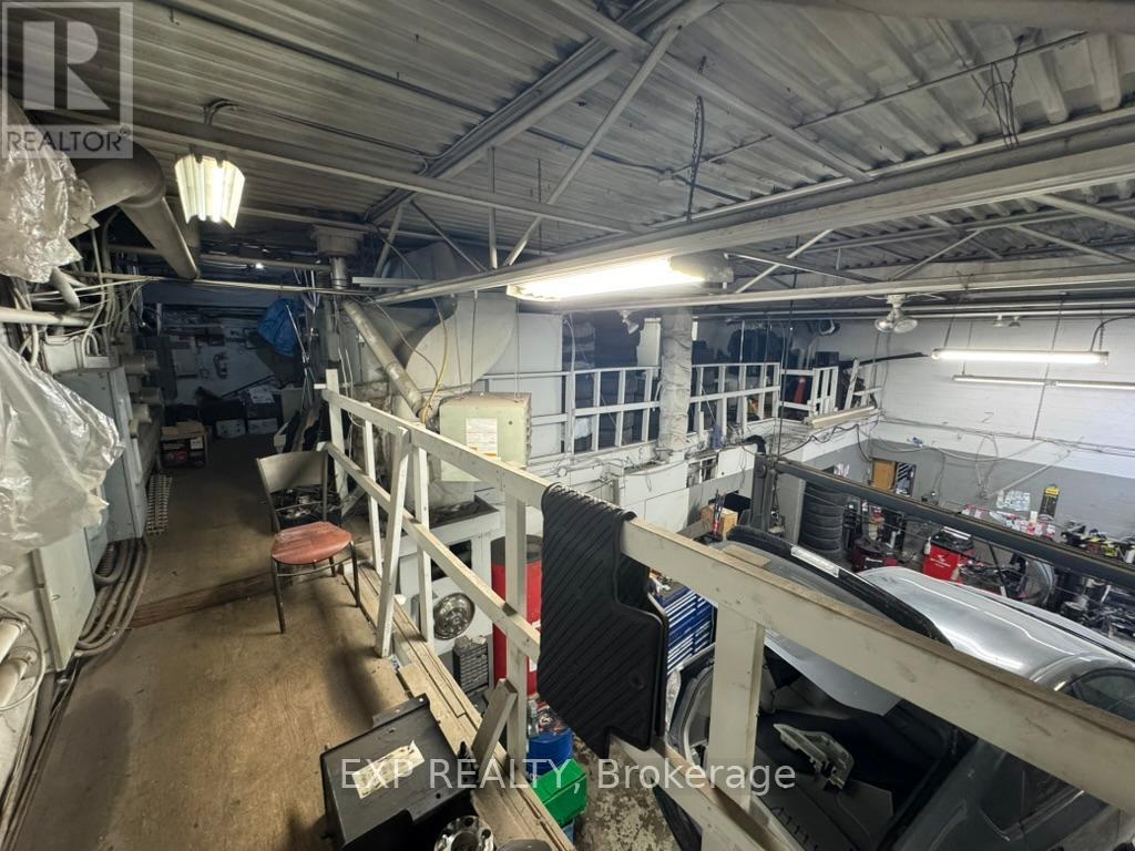 1659 Victoria Street N, Kitchener, Ontario  N2B 3E6 - Photo 12 - X12709324