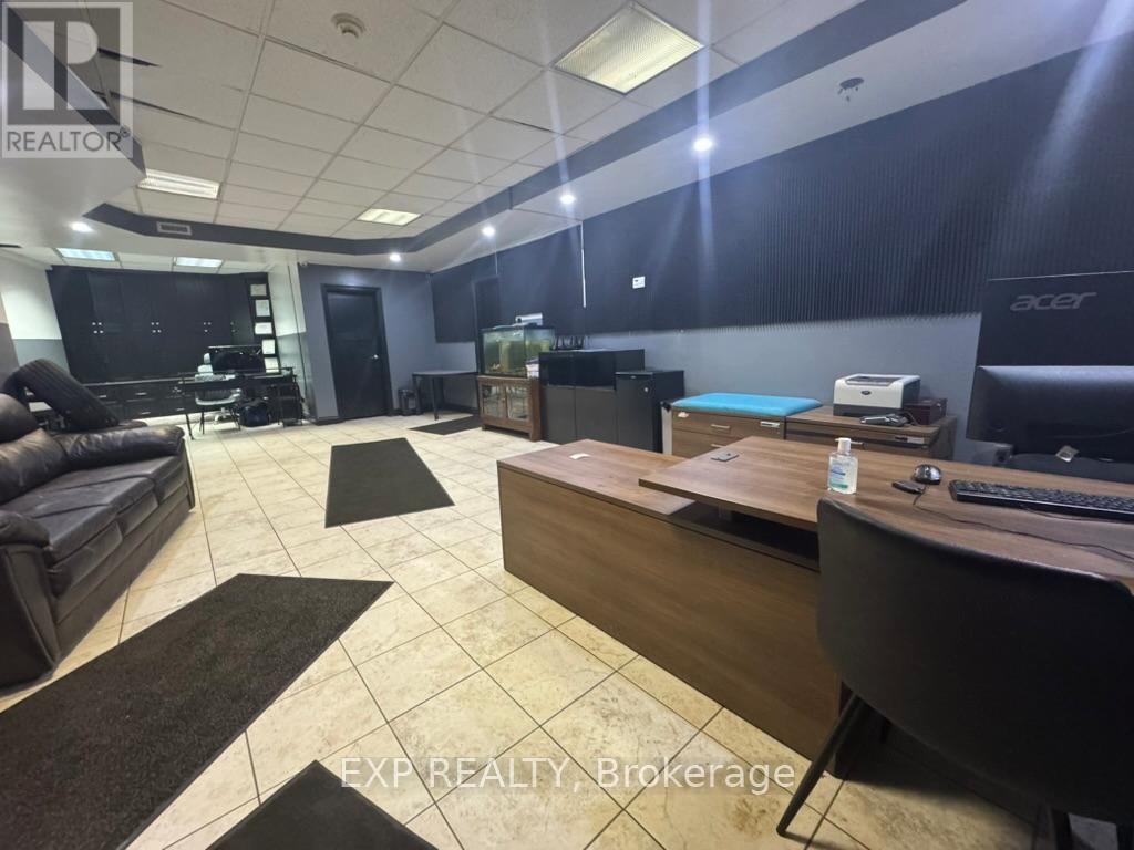 1659 Victoria Street N, Kitchener, Ontario  N2B 3E6 - Photo 15 - X12709324