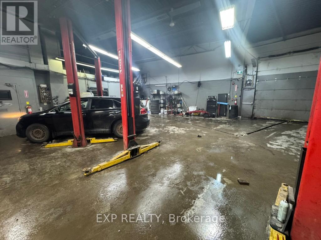 1659 Victoria Street N, Kitchener, Ontario  N2B 3E6 - Photo 21 - X12709324