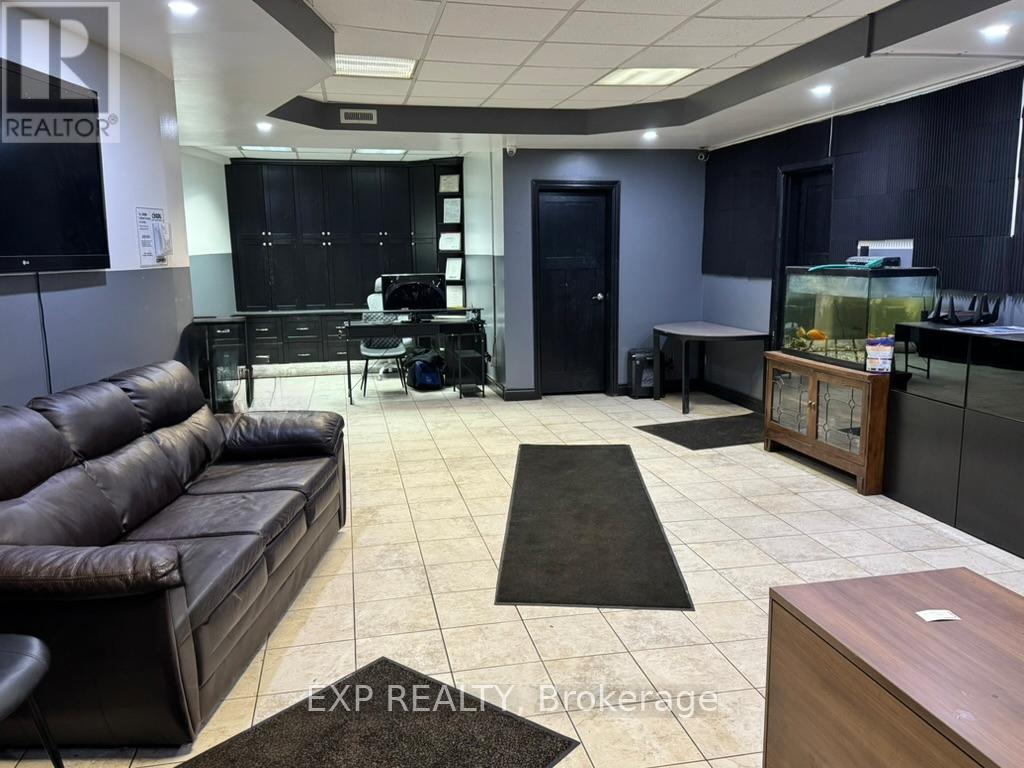 1659 Victoria Street N, Kitchener, Ontario  N2B 3E6 - Photo 24 - X12709324